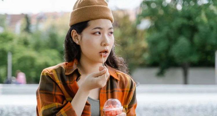 如何取一个优秀的抖音美食博主名字（打造独具特色的抖音美食博主名字）