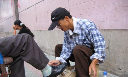 街头擦鞋网站内容分析怎么写？如何优化SEO效果？